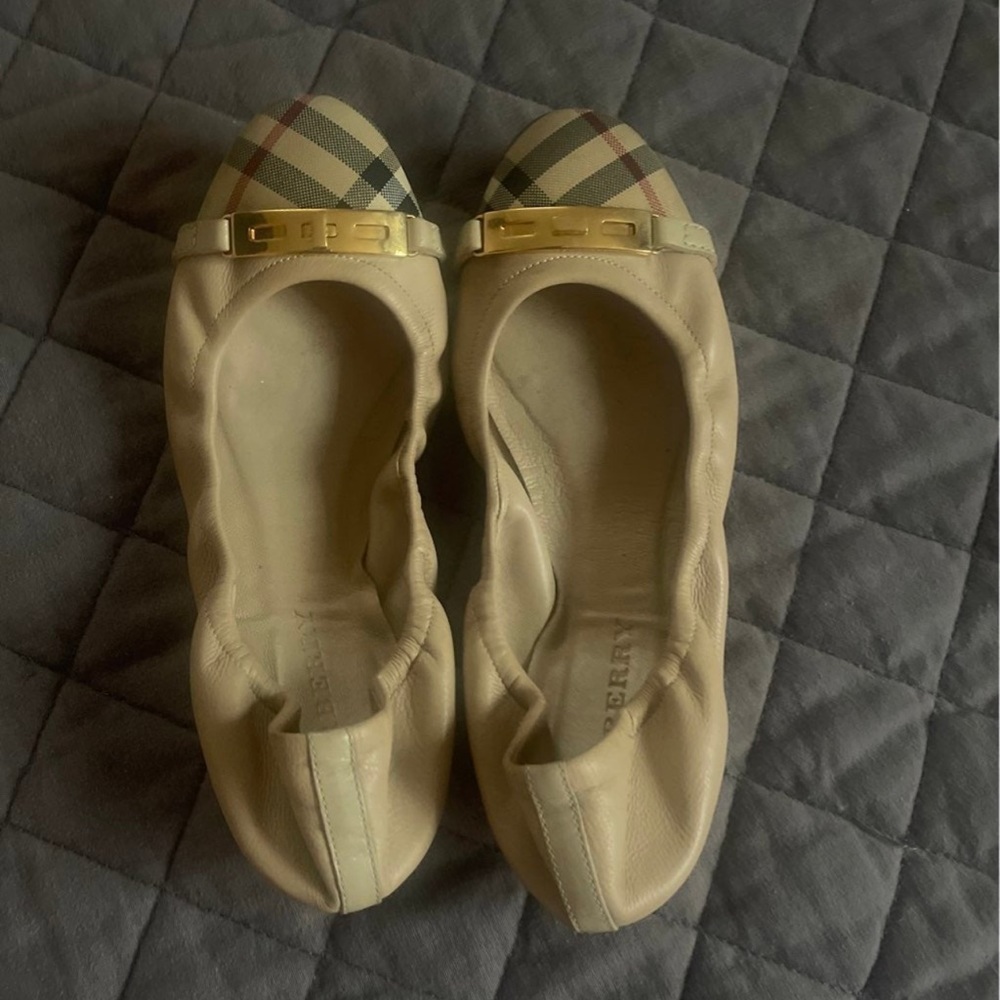 Burberry flats